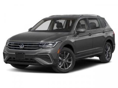 Certified 2024 Volkswagen Tiguan SE w/ Panoramic Sunroof Package image 1