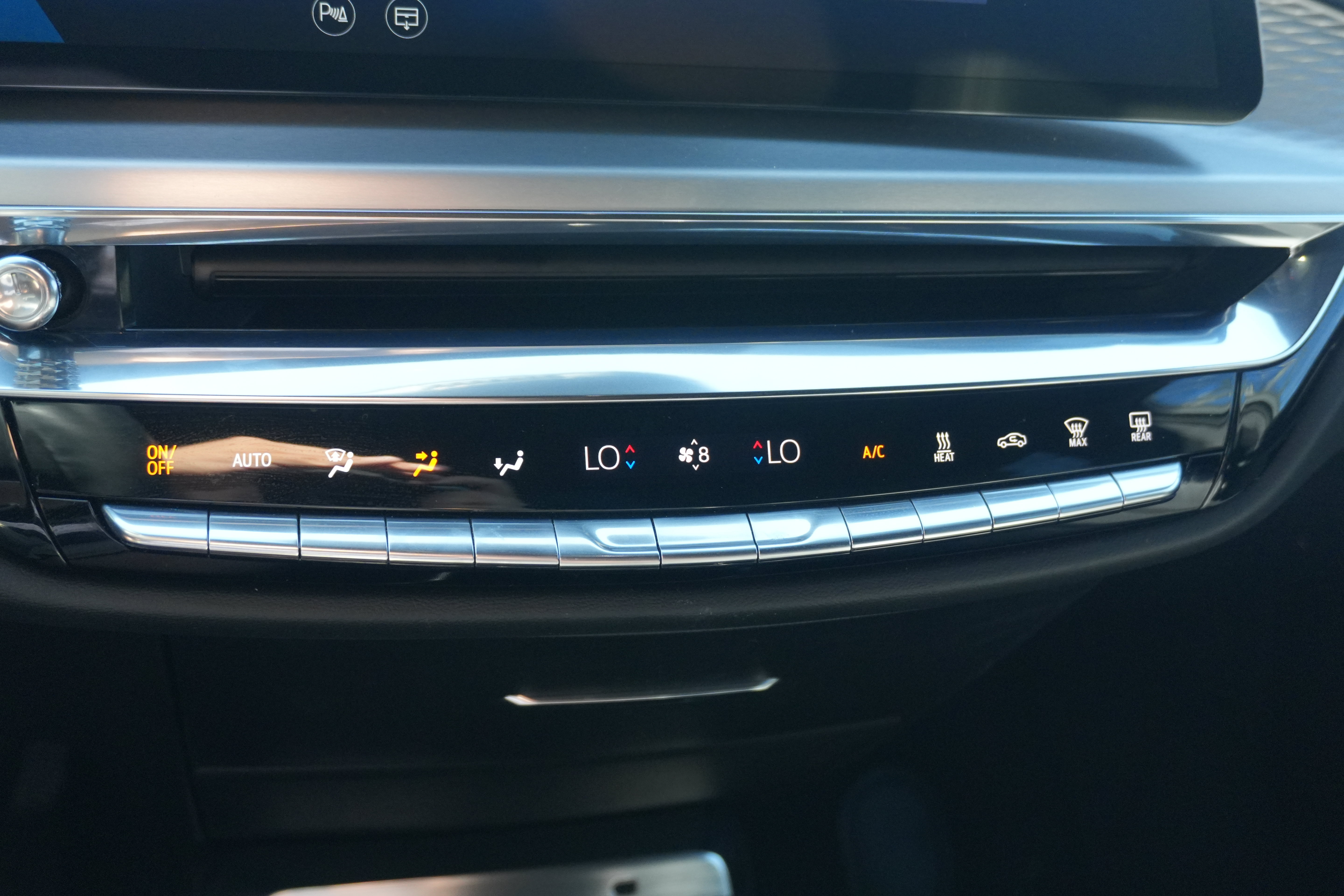 Used 2024 Cadillac Lyriq Sport AWD/4WD image 40