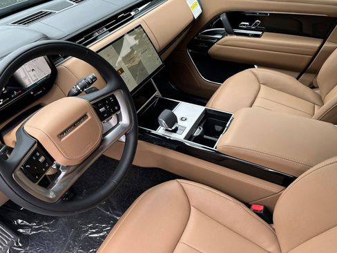 New 2026 Land Rover Range Rover Long Wheelbase SE AWD/4WD image 4
