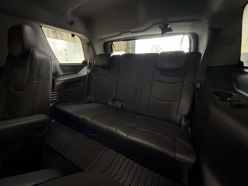 Used 2016 Cadillac Escalade Luxury AWD/4WD image 25