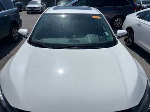 Used 2018 Honda Civic Touring image 4