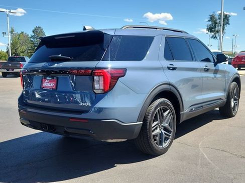 Used 2026 Ford Explorer ST-Line w/ ST-Line Street Pack AWD/4WD image 3