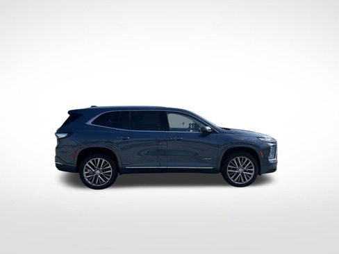 Used 2025 Buick Enclave Avenir FWD image 6