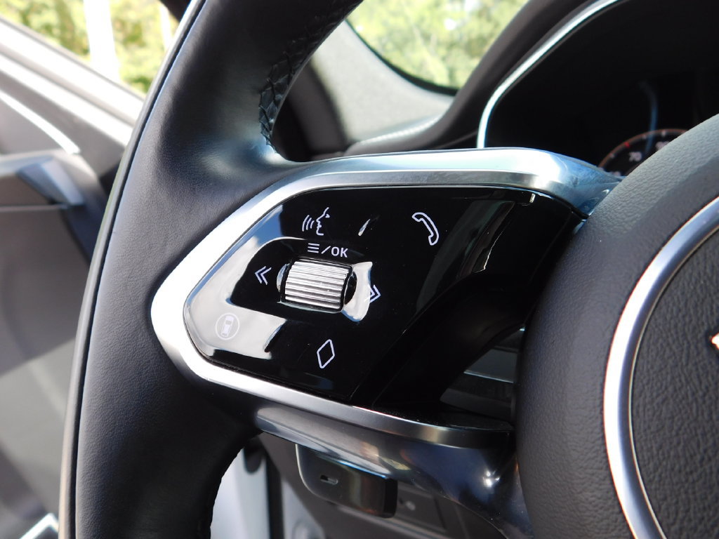 Used 2025 Jaguar F-PACE R-Dynamic S AWD/4WD image 22