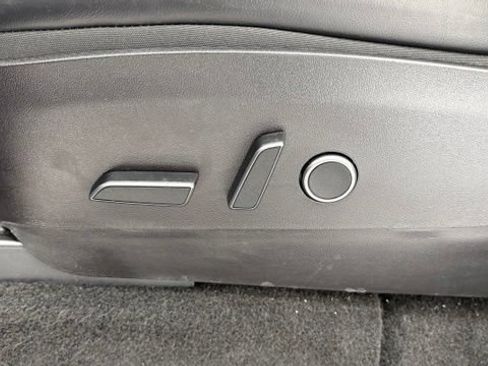 Used 2022 Tesla Model Y Performance AWD/4WD image 14