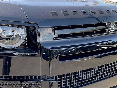 New 2025 Land Rover Defender 90 V8 image 34