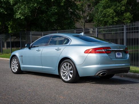 Used 2013 Jaguar XF RWD image 8