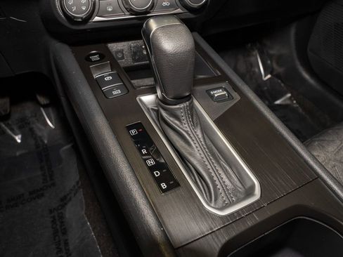 Certified 2025 Nissan Kicks SV image 15