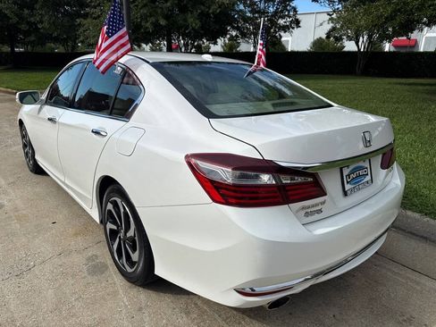 Used 2017 Honda Accord EX-L image 6