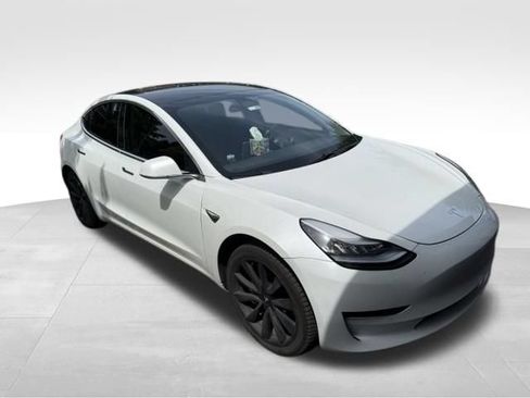 Used 2018 Tesla Model 3 Long Range RWD image 3