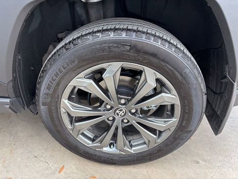 Used 2024 Toyota RAV4 XLE Premium image 9