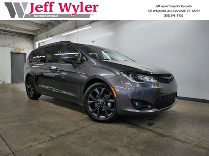 Used 2020 Chrysler Pacifica Touring w/ S Appearance Package