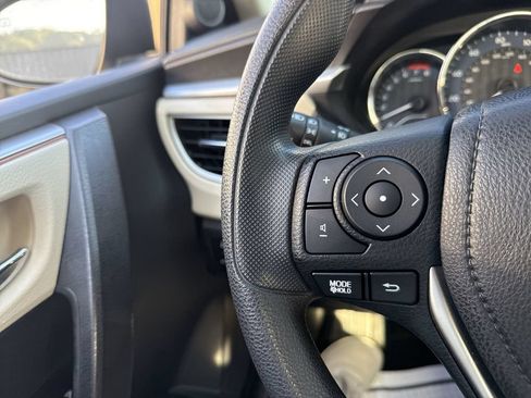 Used 2016 Toyota Corolla LE FWD image 17