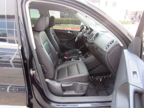 Used 2017 Volkswagen Tiguan Wolfsburg Edition image 19