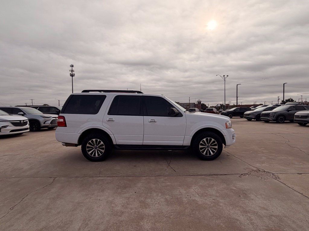 Used 2016 Ford Expedition XLT w/ Equipment Group 202A RWD image 9