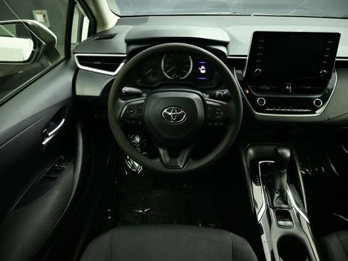 Used 2020 Toyota Corolla LE image 5