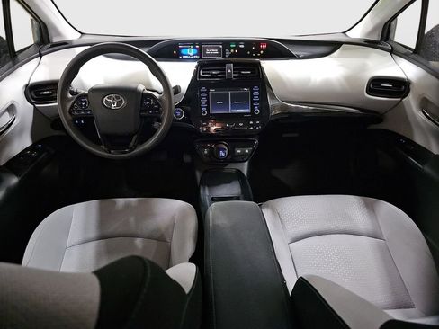 Certified 2021 Toyota Prius LE image 18