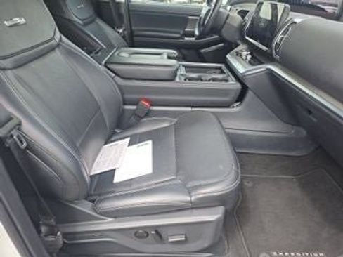 Used 2025 Ford Expedition Max Platinum AWD/4WD image 19