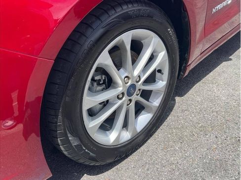 Used 2019 Ford Fusion SEL FWD image 16