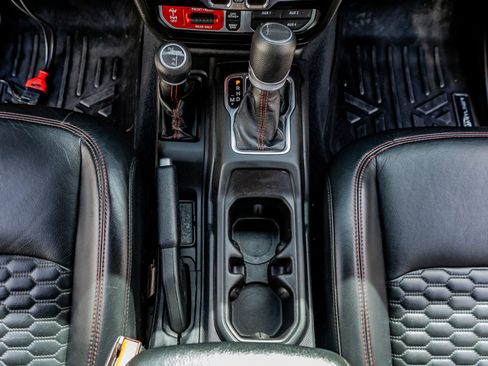 Used 2022 Jeep Gladiator Rubicon w/ LED Lighting Group image 27