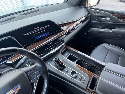 Used 2023 Cadillac Escalade Premium Luxury image 12
