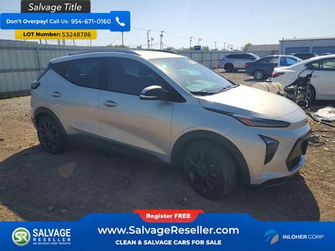 Used 2023 Chevrolet Bolt EUV LT w/ Convenience Package FWD image 5