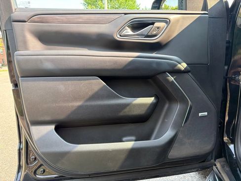 Used 2024 Chevrolet Suburban LT AWD/4WD image 12