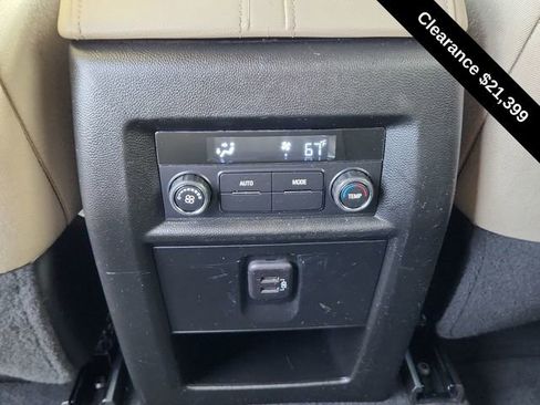 Used 2023 Chevrolet Traverse LS image 23