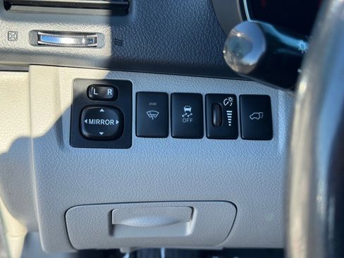 Used 2013 Toyota Highlander Limited image 22