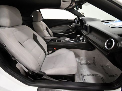 Used 2022 Chevrolet Camaro LT image 15