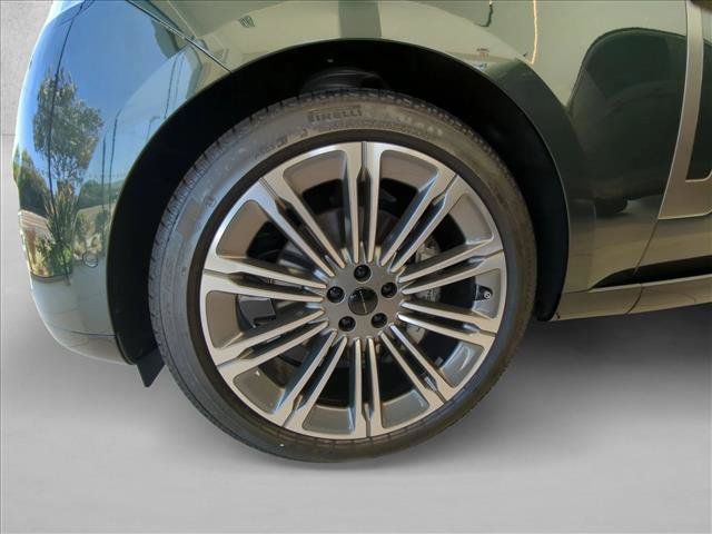 New 2026 Land Rover Range Rover Long Wheelbase SE AWD/4WD image 10
