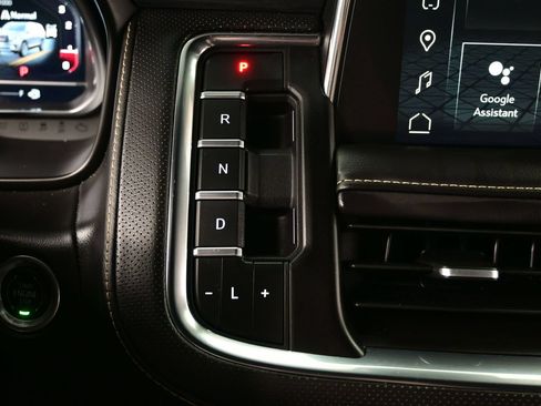 Used 2023 GMC Yukon SLT AWD/4WD image 26