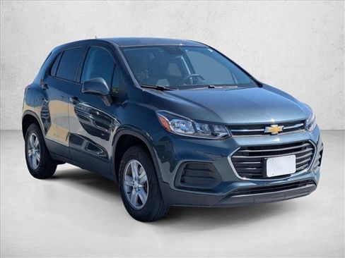 Used 2022 Chevrolet Trax LS w/ Tint and Cruise Package AWD/4WD image 3