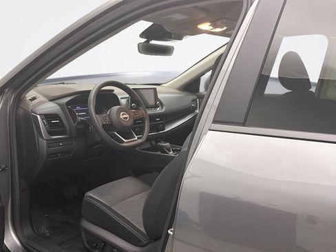 Used 2023 Nissan Rogue SV AWD/4WD image 10