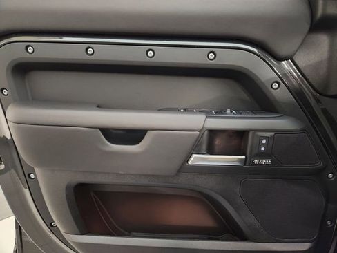 New 2026 Land Rover Defender 110 X-Dynamic SE image 23