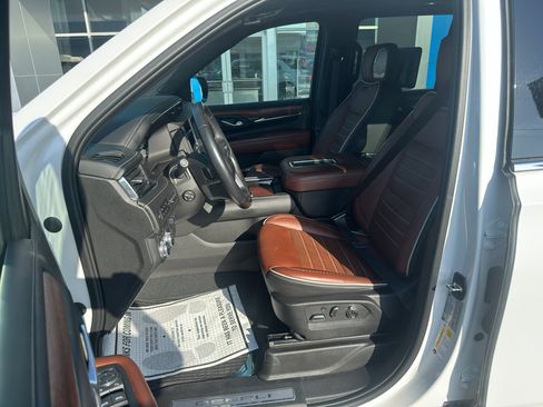 Used 2023 GMC Yukon Denali Ultimate image 8