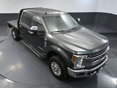 Used 2019 Ford F350 Lariat w/ Chrome Package image 59