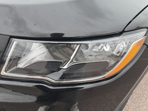 Used 2019 Jeep Compass Latitude image 23