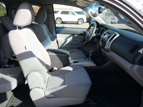 Used 2012 Toyota Tacoma PreRunner image 23