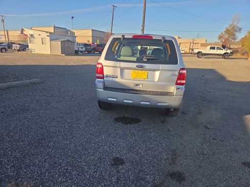 Used 2010 Ford Escape XLS image 3