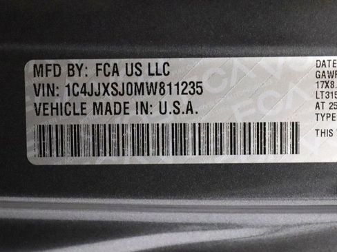 Used 2021 Jeep Wrangler Unlimited Rubicon w/ Xtreme Recon 35" Tire Package AWD/4WD image 32