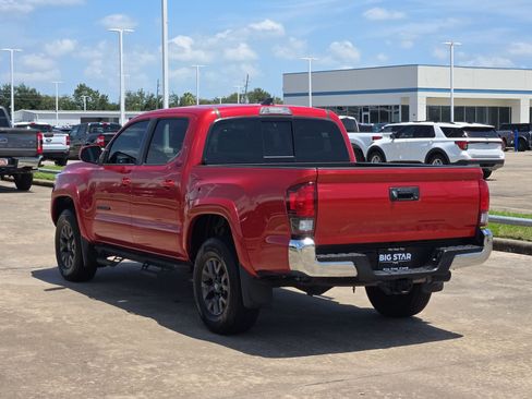 Used 2021 Toyota Tacoma SR5 RWD image 6