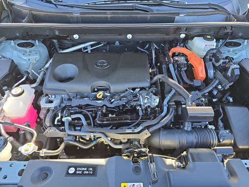 Used 2023 Toyota RAV4 XLE Premium image 27