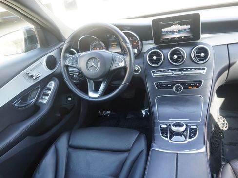 Used 2018 Mercedes-Benz C 300 4MATIC Sedan image 39