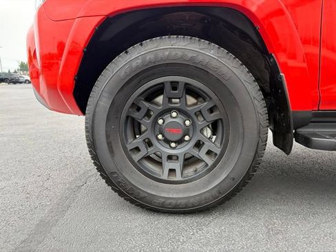 Used 2024 Toyota 4Runner TRD Off-Road Premium w/ Moonroof Package AWD/4WD image 12