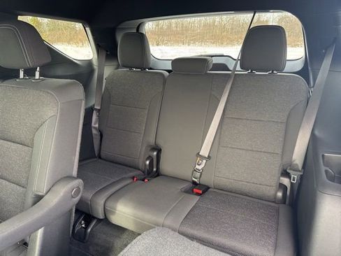 Used 2025 Chevrolet Traverse LT image 23