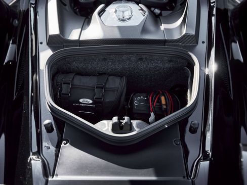 Used 2020 Ford GT Carbon Series RWD image 33