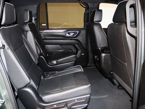 Used 2023 Chevrolet Suburban Premier AWD/4WD image 68