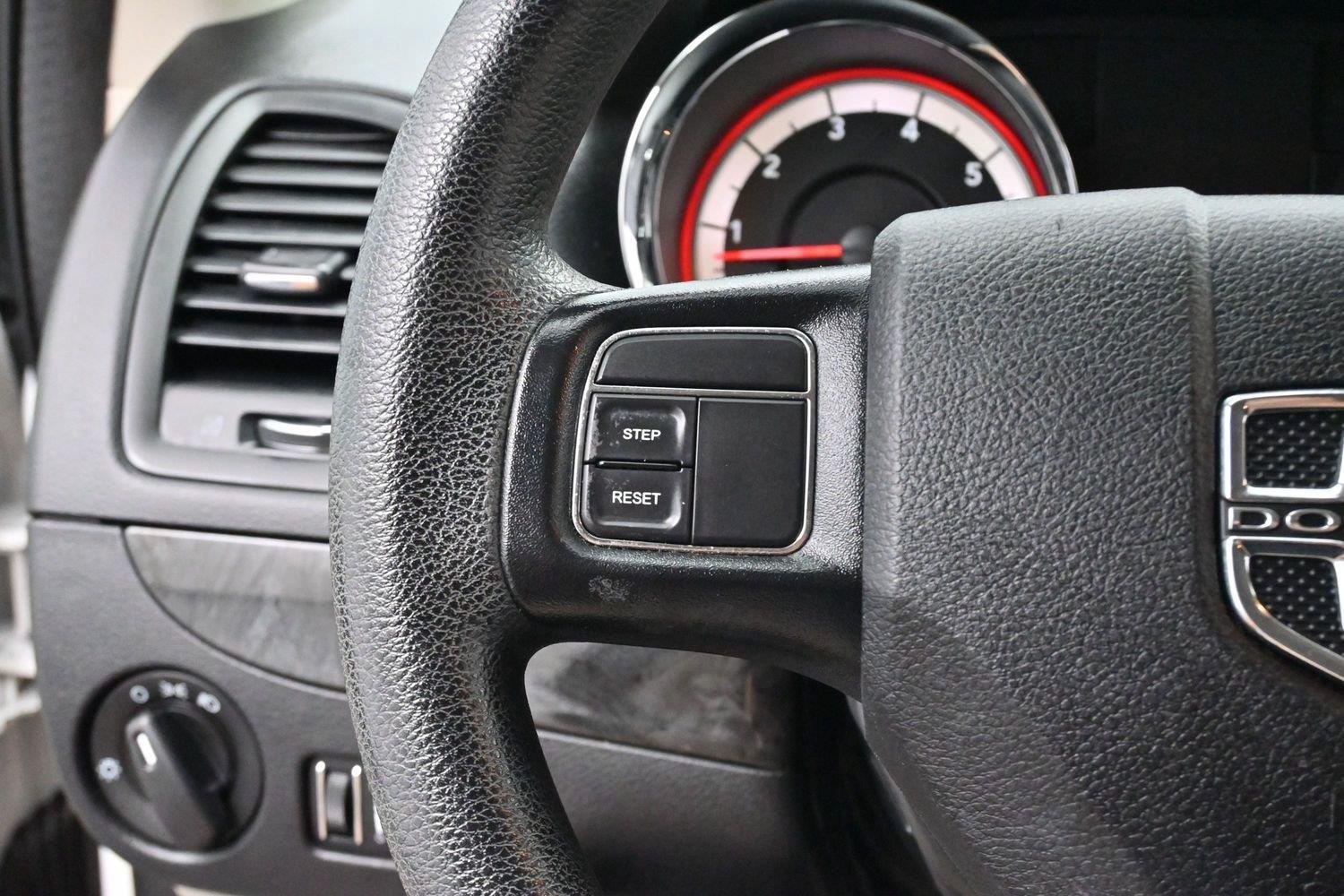 Used 2017 Dodge Grand Caravan SE FWD image 15