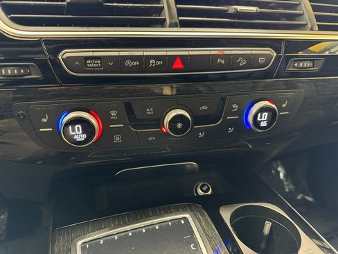 Used 2018 Audi Q7 3.0T Premium AWD/4WD image 28